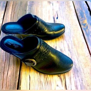 Euro Soffft large buckle leather clogs moto studded 3”heel clogs